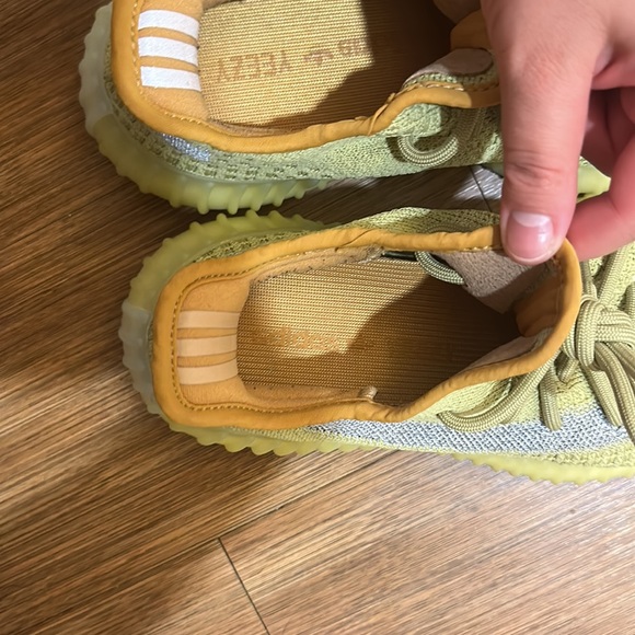 Yeezy worn twice. No box included. In great condition - Picture 4 of 5